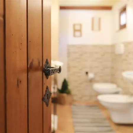 Pinnetta Sarda Semesterbostad Codrongianos